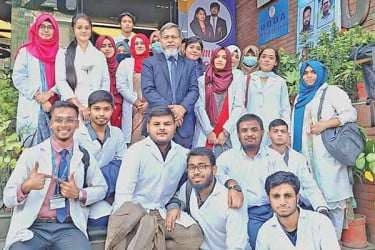 রয়েছে বিশ্বমানের কোর্স কারিকুলাম
