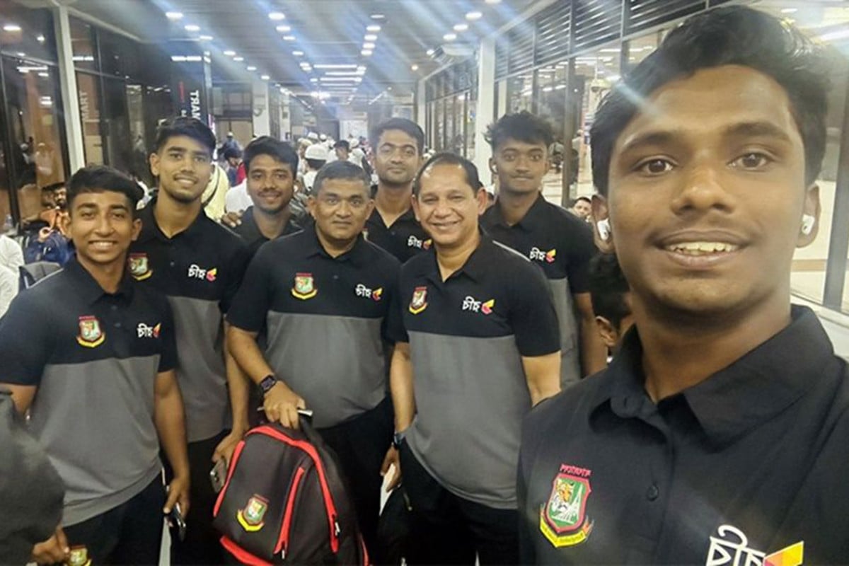 ইংল্যান্ডের উদ্দেশ্যে দেশ ছাড়ল অনূর্ধ্ব-১৯ ক্রিকেট দল