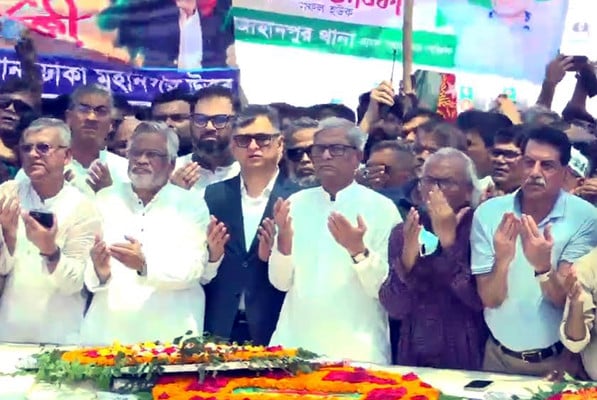 জিয়াউর রহমানের সমাধিতে বিএনপির শ্রদ্ধা