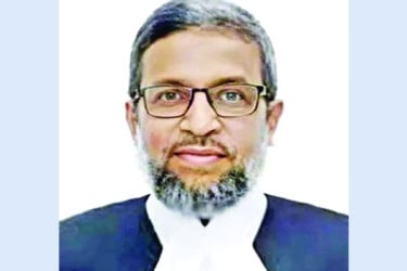 খালেদা জিয়ার সাজা দেওয়া বিচারপতির পদত্যাগ