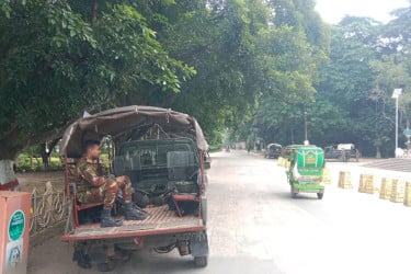 চবিতে সংঘর্ষ: ক্লাস-পরীক্ষা বন্ধ, ক্যাম্পাসে সুনসান নীরবতা