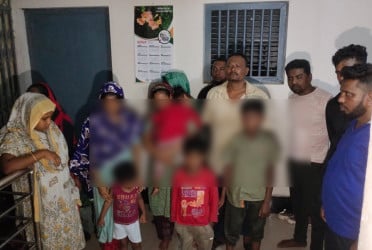 সাতক্ষীরা সীমান্তে ১৪ বাংলাদেশিকে হস্তান্তর করল বিএসএফ