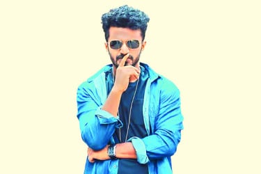 শিল্পীর হতাশা বাজে জিনিস