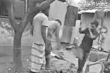 চুরির অপবাদে কিশোরকে বাড়ি থেকে তুলে নিয়ে নির্যাতন