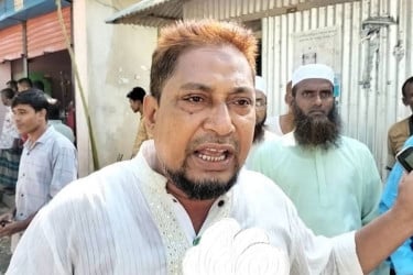 কবিরহাটে সরকারি চাল বিক্রির অভিযোগে বিএনপি নেতা গ্রেফতার