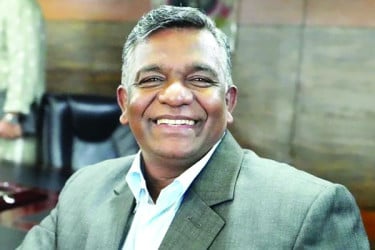 নির্বাচন করবেন বুলবুল
