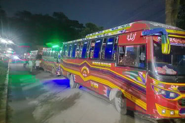 চলন্ত বাস থেকে জাবির ছাত্রীকে ধাক্কা