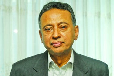 নির্বাচনের অপেক্ষায় বিনিয়োগকারীরা : আমীর খসরু