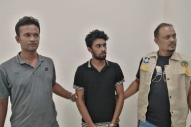ইয়াবা পাচারকালে দুুর্ঘটনায় নিহত ১, আটক ১