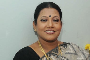 অবস্থা সংকটাপন্ন, নিবিড় পরিচর্যায় ফরিদা পারভীন