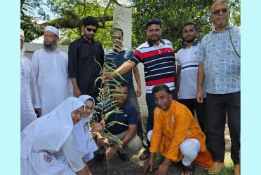 ৪৭তম প্রতিষ্ঠাবার্ষিকীতে ৪৭শ' ফলদ গাছের চারা রোপণ