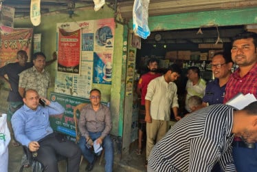 বাগাতিপাড়ায় ভ্রাম্যমাণ আদালতে দুই সার ব্যবসায়ীকে জরিমানা