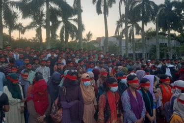 ‘রেড মার্চ ফর জাস্টিস’-এ মৌন মিছিল করলো বাকৃবি শিক্ষার্থীরা