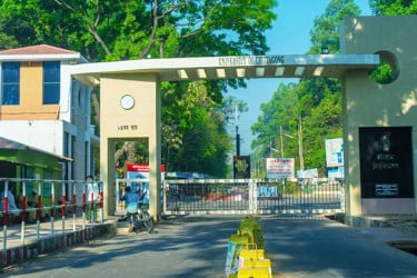 চবি: সংঘর্ষের পর ধীরে ধীরে স্বাভাবিক হচ্ছে একাডেমিক কার্যক্রম
