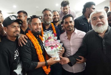 বিপুল ভোটে জিতে কোয়াবের নতুন সভাপতি মিঠুন