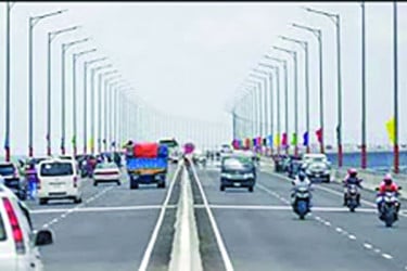 পদ্মা সেতুতে শুরু হচ্ছে ইলেকট্রনিক টোল আদায়