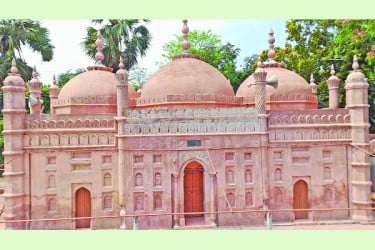 ৪০০ বছরের চাঁদগাজী মসজিদ