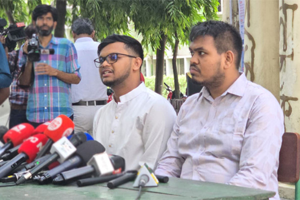 ডাকসুতে জিএস পদে বাকেরকে সমর্থন দিয়ে সরে দাঁড়ালেন মাহিন