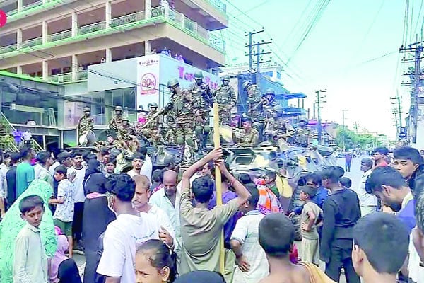 অবৈধ স্থাপনা উচ্ছেদ নিয়ে কক্সবাজারে তুলকালাম