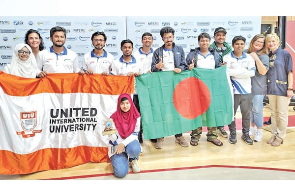 বিশ্বমঞ্চে ইউআইইউ রোবোটিকসের সাফল্য