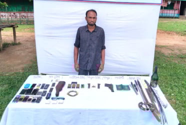 ফটিকছড়িতে সেনাবাহিনীর অভিযান, অস্ত্র ও গোলাবারুদসহ আটক ১