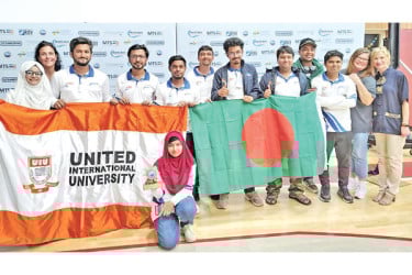 বিশ্বমঞ্চে ইউআইইউ রোবোটিকসের সাফল্য