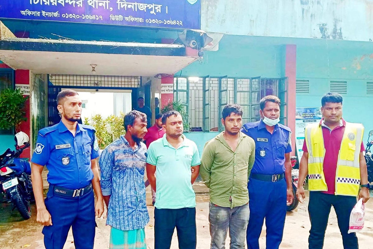 চিরিরবন্দরে অটো চালক হত্যার রহস্য উদঘাটন, গ্রেপ্তার ৩