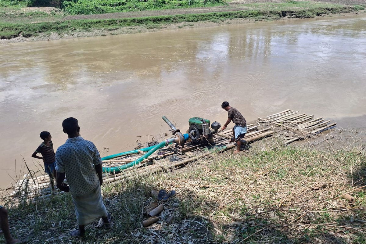 ফটিকছড়িতে অবৈধ বালু মহালে অভিযান, দুই ড্রেজার মেশিন বিকল