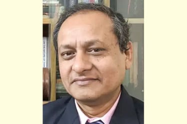 প্রাথমিকে ছুটি কমিয়ে আনা হচ্ছে