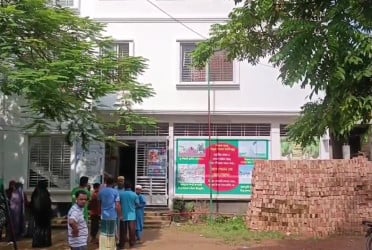 কুমিল্লার বাসায় মিলল বিশ্ববিদ্যালয় ছাত্রী ও মায়ের লাশ