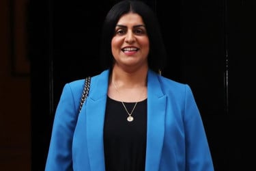 যুক্তরাজ্যে প্রথম মুসলিম নারী হিসেবে ইতিহাস গড়লেন শাবানা