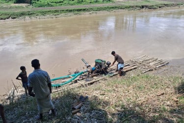 ফটিকছড়িতে অবৈধ বালু মহালে অভিযান, দুই ড্রেজার মেশিন বিকল
