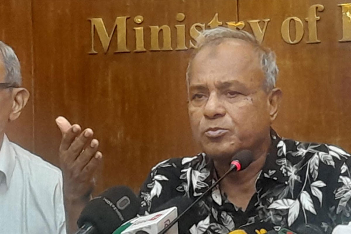 আরাকান আর্মি বেঁচেই আছে মাদক বেচে: স্বরাষ্ট্র উপদেষ্টা