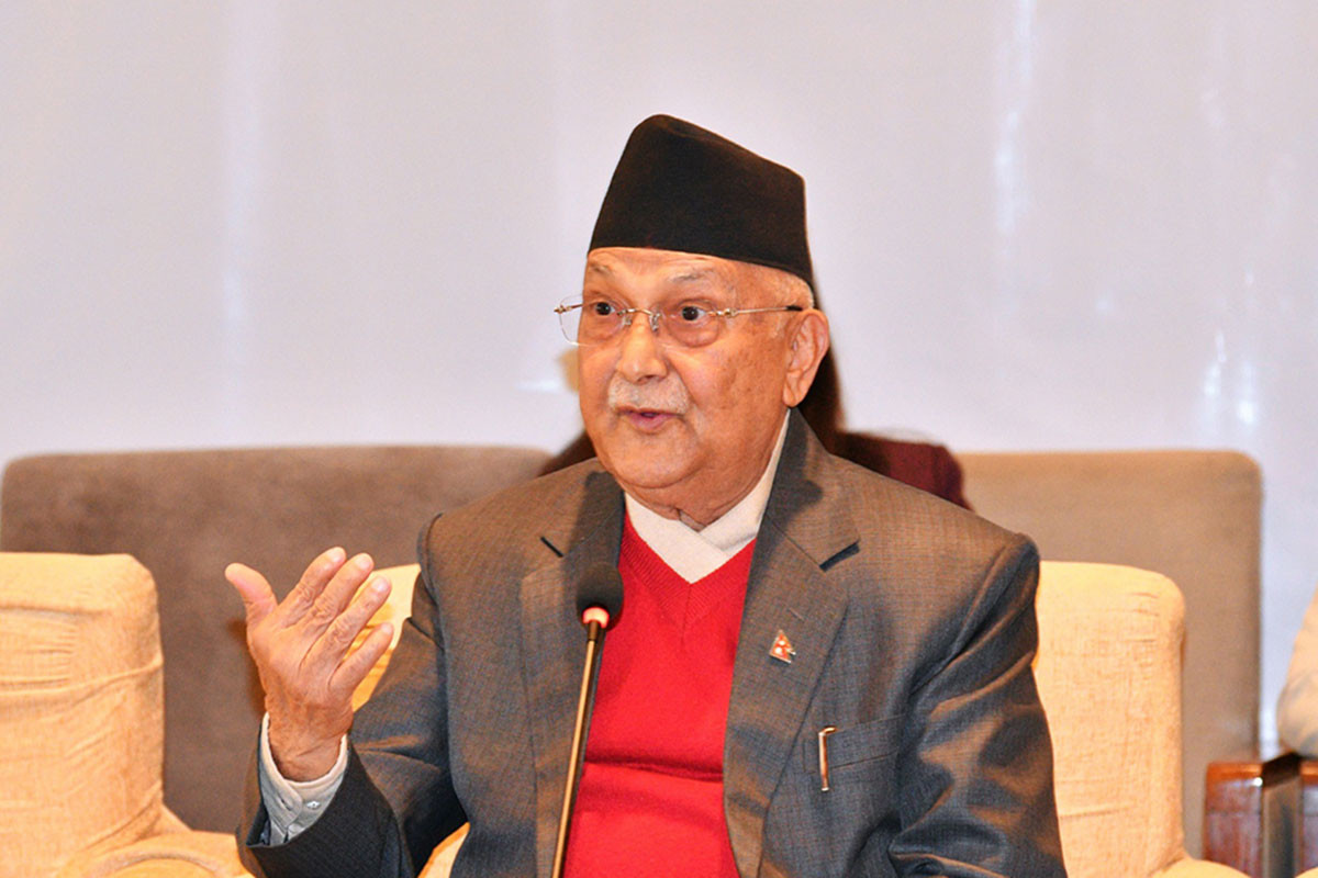 ওলিকে হিটলারের সঙ্গে তুলনা বিক্ষোভকারীদের