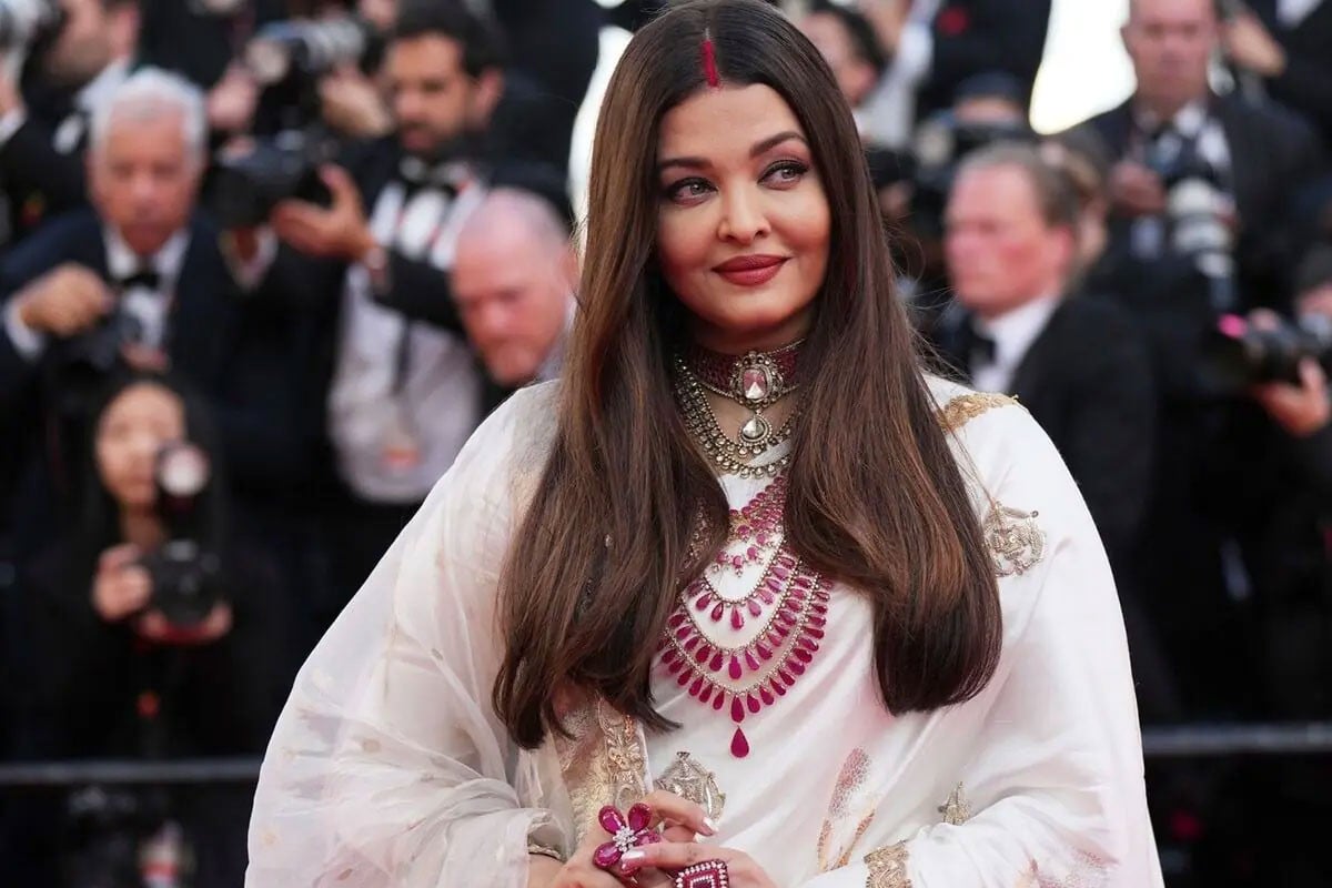 আপত্তিকর ছবি ভাইরাল, আদালতে ঐশ্বরিয়া