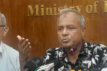 আরাকান আর্মি বেঁচেই আছে মাদক বেচে: স্বরাষ্ট্র উপদেষ্টা