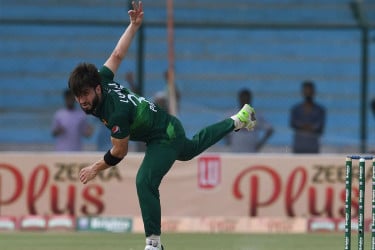 বিদায় জানালেন পাকিস্তানের বাঁহাতি পেসার শিনওয়ারি