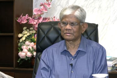 ব্যাংক একীভূত হলেও গ্রাহকের আমানতে প্রভাব পড়বে না: অর্থ উপদেষ্টা