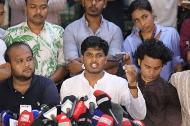 ভোটকেন্দ্রে আমাদের এতিমের মতো দাঁড় করিয়ে রাখা হয়েছে : আবিদুল