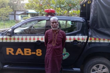 চোর আখ্যা দিয়ে পিটিয়ে হত্যা মামলার আসামি গ্রেফতার