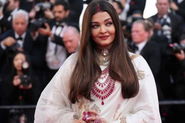 আপত্তিকর ছবি ভাইরাল, আদালতে ঐশ্বরিয়া