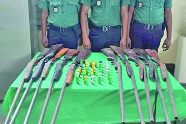 রংপুরে আট দিনে ১৪ অবৈধ অস্ত্র উদ্ধার