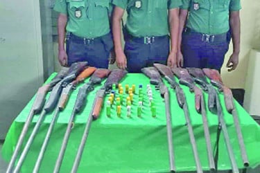 রংপুরে আট দিনে ১৪ অবৈধ অস্ত্র উদ্ধার
