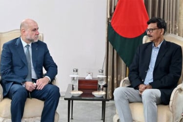গাজায় অবিলম্বে যুদ্ধবিরতির আহ্বান পররাষ্ট্র উপদেষ্টার