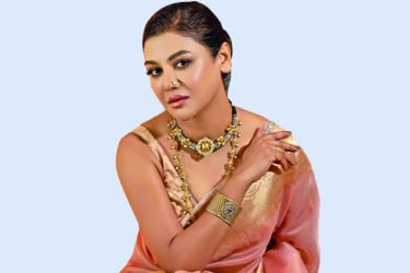 জয়ার ভিন্ন বার্তা