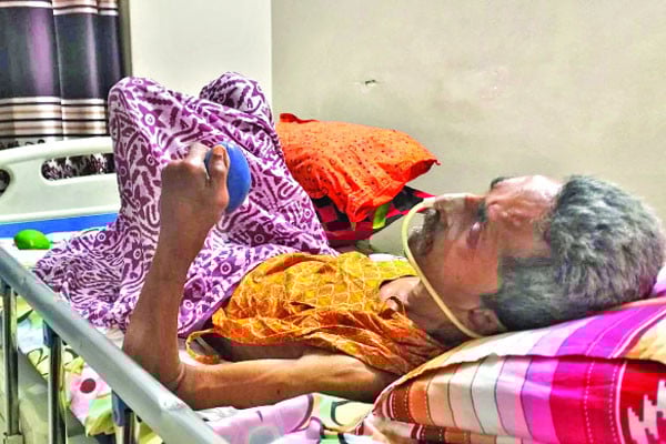 মৃত্যুর সঙ্গে লড়ছেন টিটির  সেই ‘বিস্ময় বালক’ মুন্না