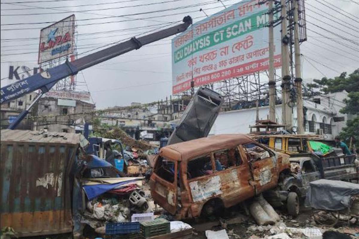 কাঁচপুরে এক হাজার অবৈধ দোকানপাট উচ্ছেদ