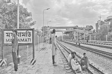 চার বছর পড়ে আছে শত কোটির স্টেশন