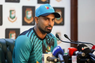 শুধু ছক্কা মেরে জয় সম্ভব নয়, দরকার স্মার্ট ক্রিকেট: লিটন