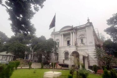 কার্নিশে ঝুলে থাকা ছাত্রকে গুলি : মামলায় অভিযোগ গঠন মঙ্গলবার